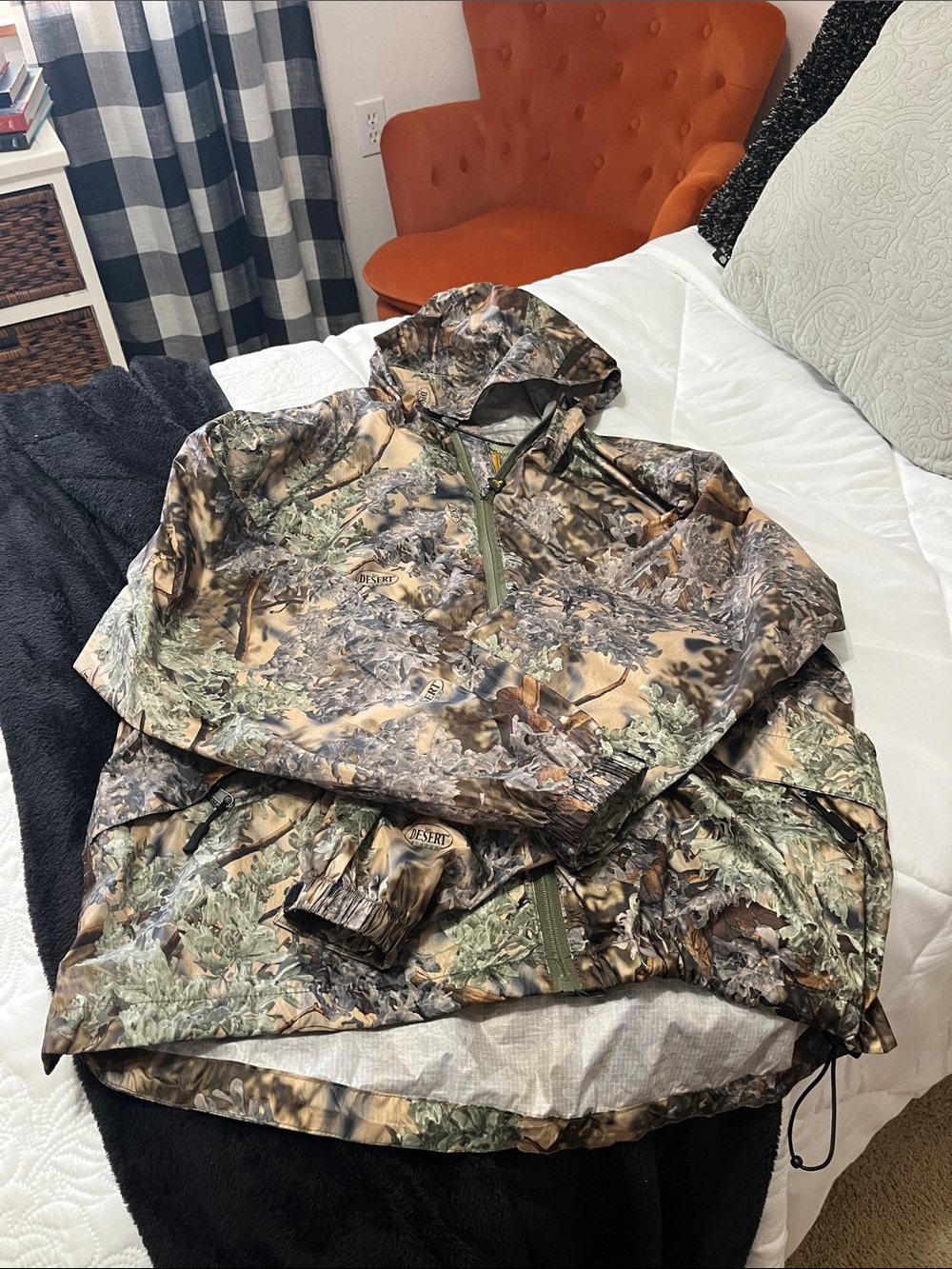 Men's Camouflage Hooded Hunting Jacket - Realtree-Style Camo